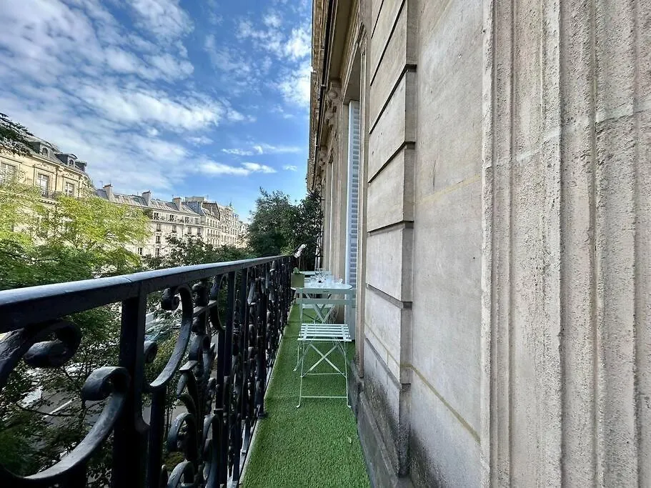 Charme Et Volupte A Republique contacts