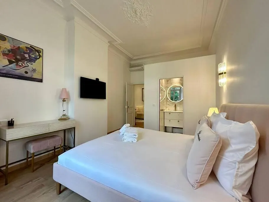 Charme Et Volupte A Republique Appartement Parijs