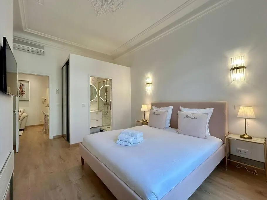Charme Et Volupte A Republique Apartment Paris