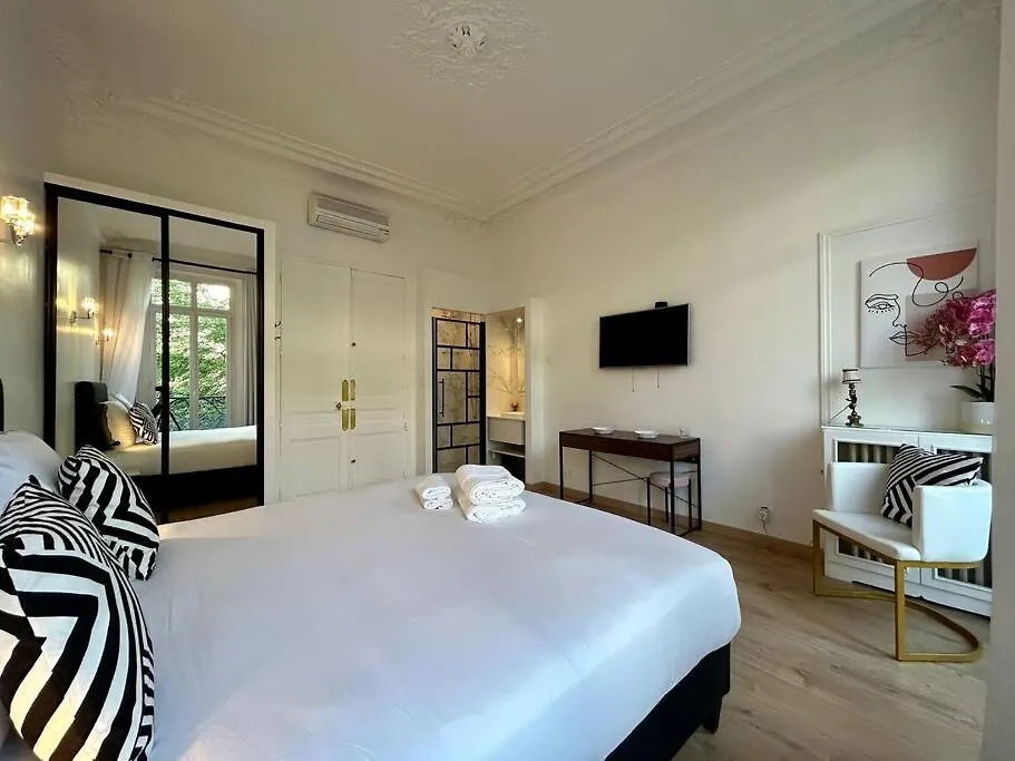 Charme Et Volupte A Republique Apartment Paris France